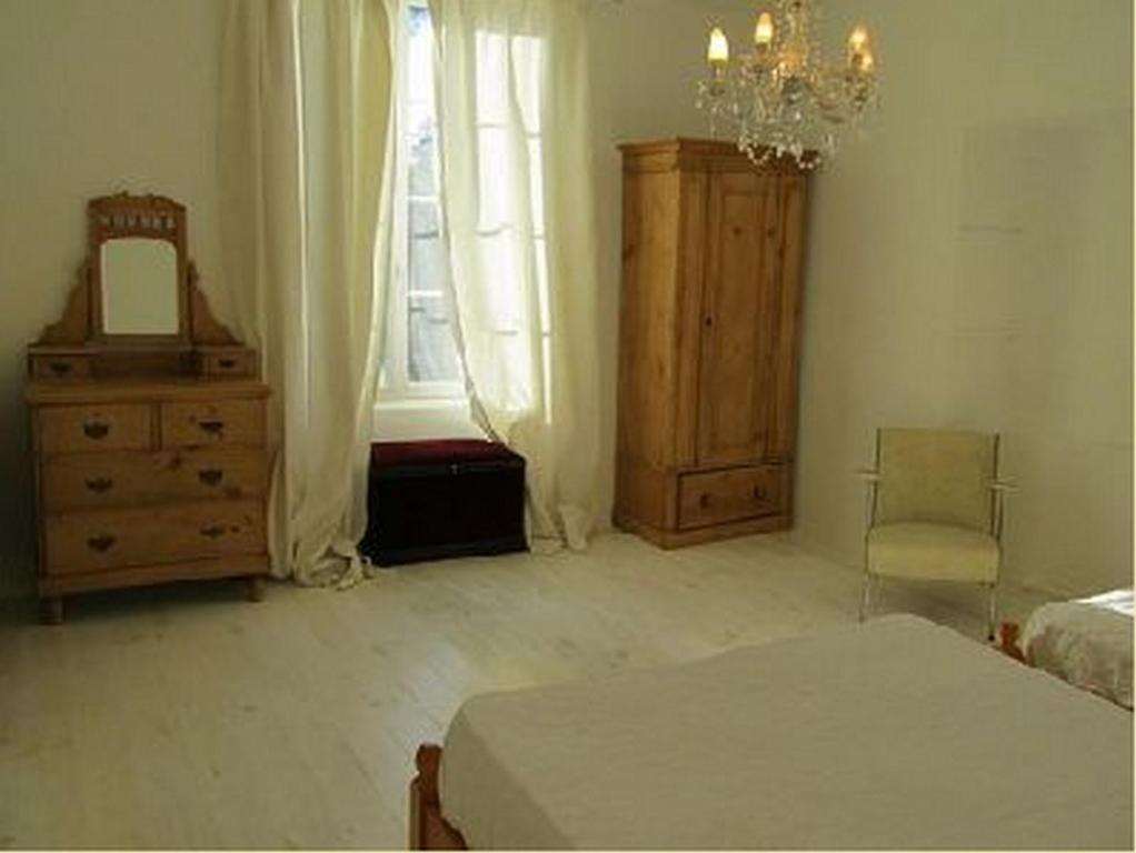 Bed and Breakfast Chez Madeleine Saint-Colomb-de-Lauzun Habitación foto